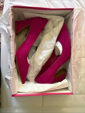Vince Camuto Fuchsia Pointed Toe Block Heel Pumps